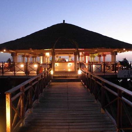 Espadon Hotel M'Bour Bagian luar foto
